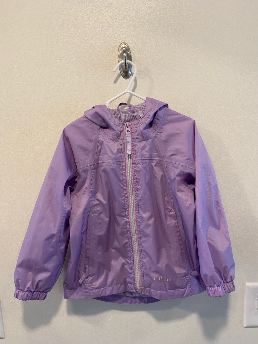 L.L. Bean kids wind and rain jacket in size 4t hooded purple full zip waterproof